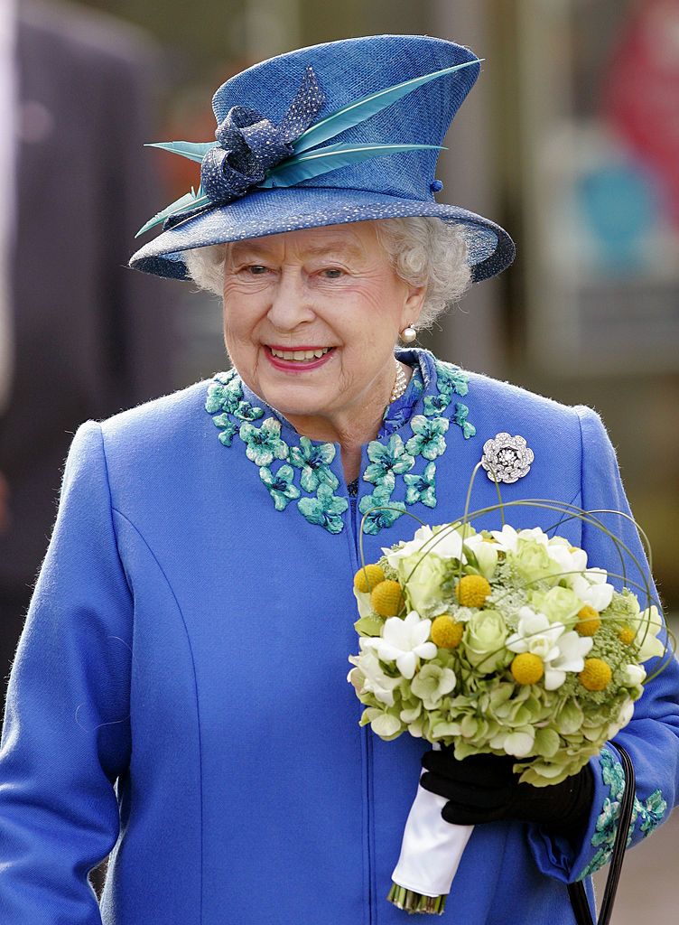gloucester, united kingdom   october 23 embargoed for publication in uk newspapers until 48 hours after create date and time hm queen elizabeth ii visits gloucestershire college on october 23, 2009 in gloucester, england photo by indigogetty images