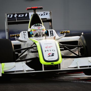 abu dhabi, united arab emirates november 01 jenson button of great britain and brawn gp drives during the abu dhabi formula one grand prix at the yas marina circuit on november 1, 2009 in abu dhabi, united arab emirates photo by clive masongetty images