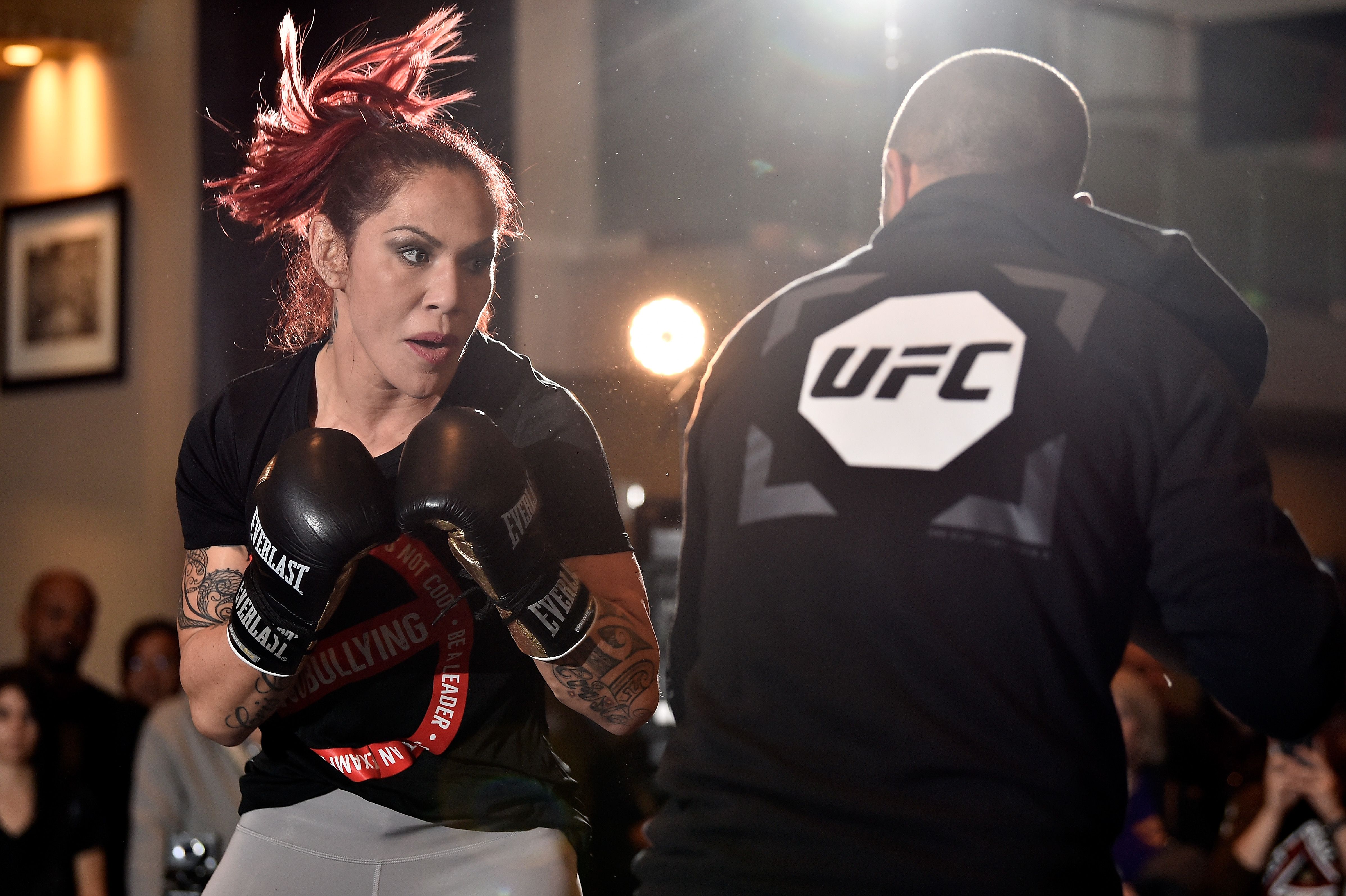 Cris Cyborg Is Pretty Confident She Could Make Floyd Mayweather Tap Out