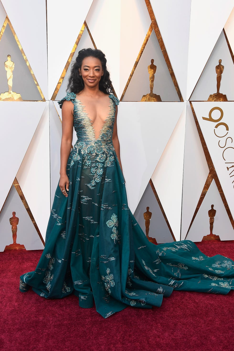 See the Sexiest Dresses From the 2020 Oscars