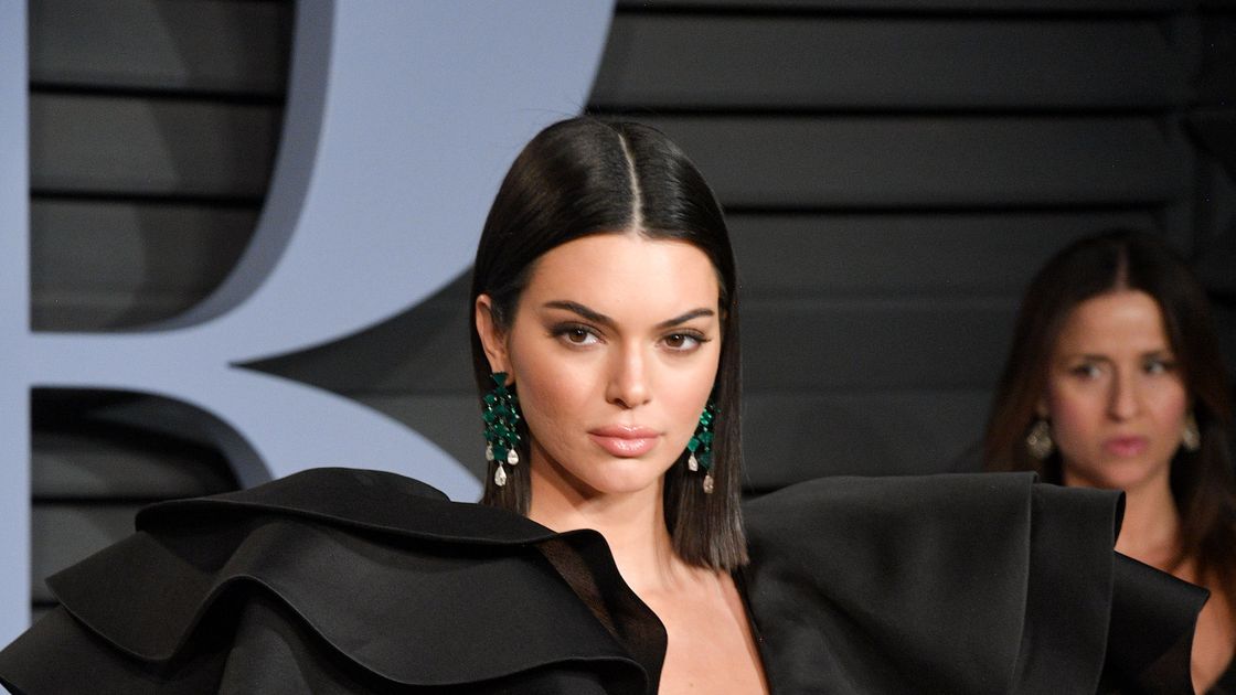 preview for Kendall Jenner wore a LBD to the Vanity Fair Oscars after party