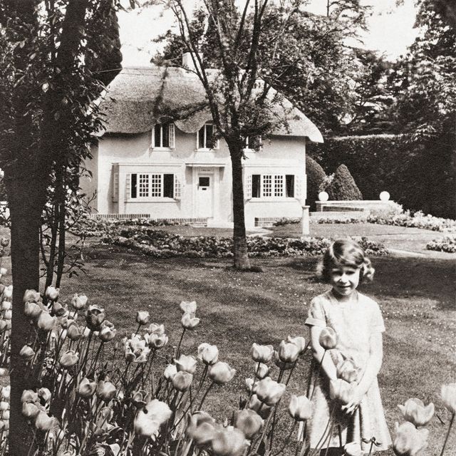 princess elizabeth at y bwthyn bach or the little house, situated in the garden of the royal lodge, windsor great park, berkshire, england this miniature cottage was a gift to her from the people of wales princess elizabeth, future queen elizabeth ii, seen here aged nine elizabeth ii, born 1926 queen of the united kingdom, canada, australia and new zealand photo by universal history archiveuniversal images group via getty images