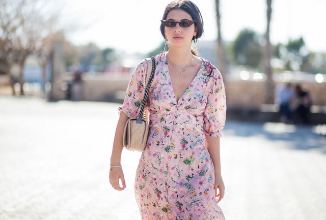 vestido de flores en la fashion week de parís