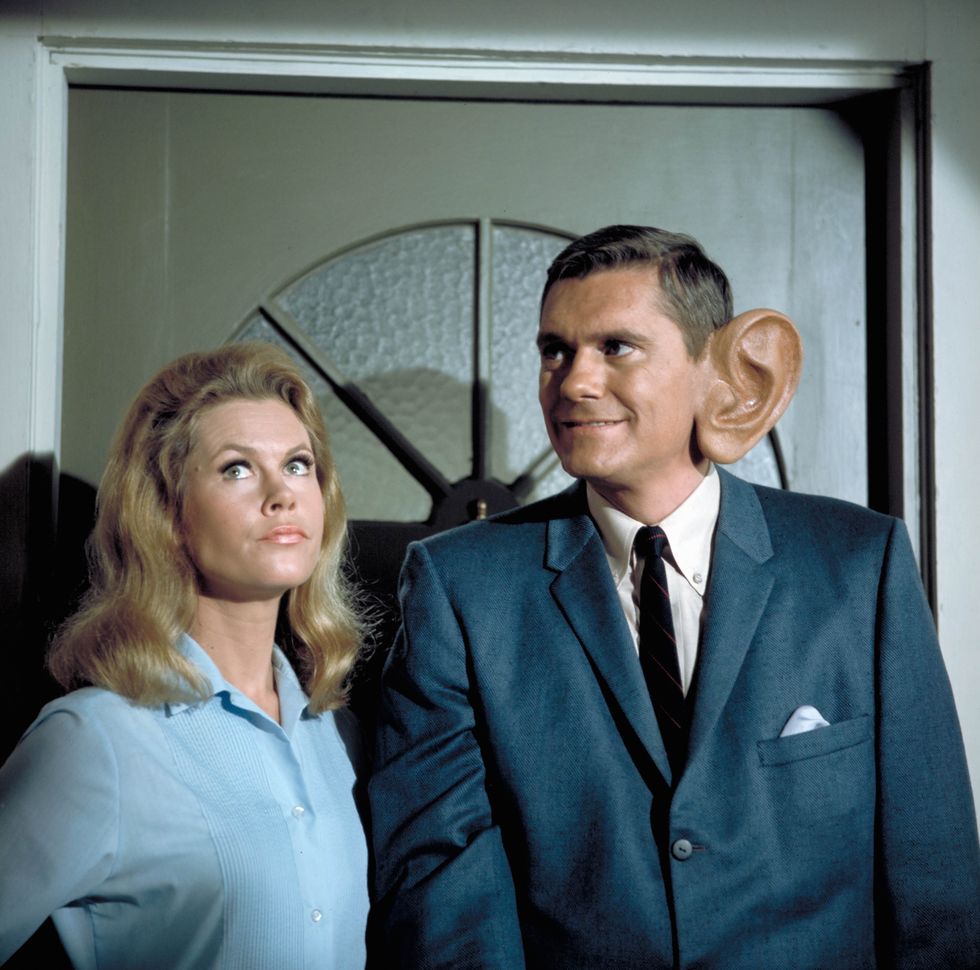 Elizabeth Montgomery and Dick York in 'Bewitched'