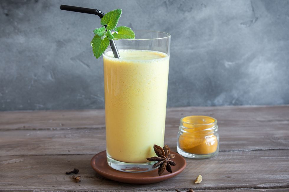 mango turmeric smoothie