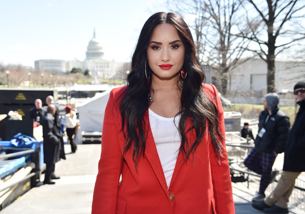 Demi Lovato Just Knocked Out Trainer Jay Glazer's Tooth On Instagram