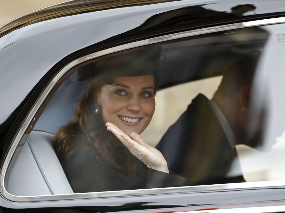 Kate Middleton spotted on car journey with chic travel bag - pictures
