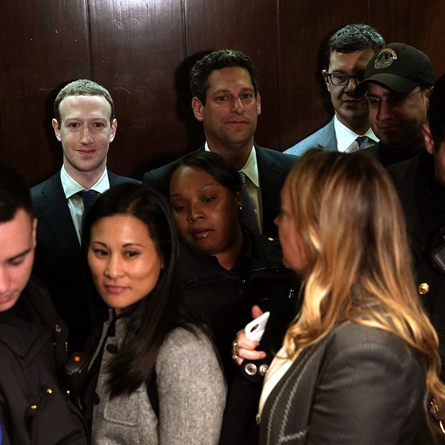 Piñón rasguño Opcional Mark Zuckerberg Robot - Mark Zuckerberg Testifies Before Congress
