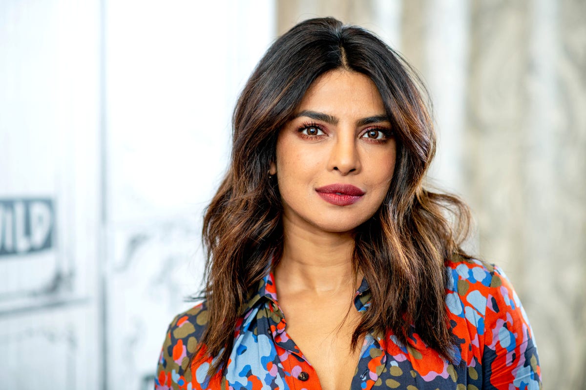 Priyanka Chopra Set to Play Ma Anand Sheela, the Film Adaptation of ...