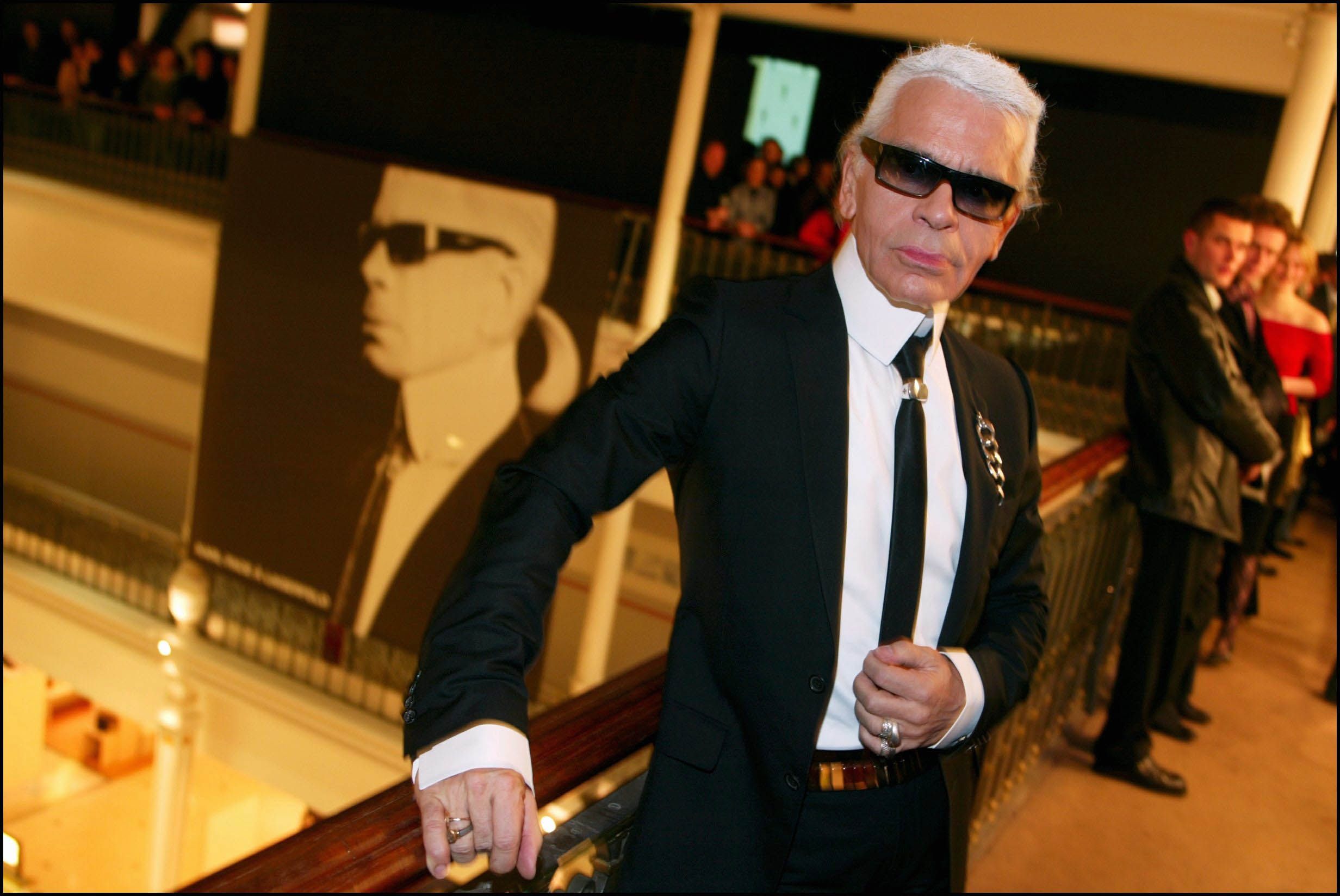 Los 7 momentos en los que Karl Lagerfeld reinventó la moda masculina