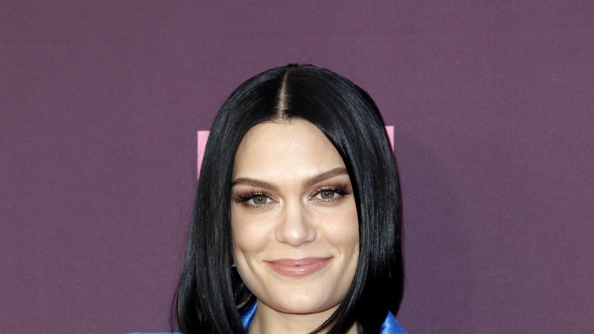 Jessie J Posted Unrecognizable No-Makeup Selfie On Instagram