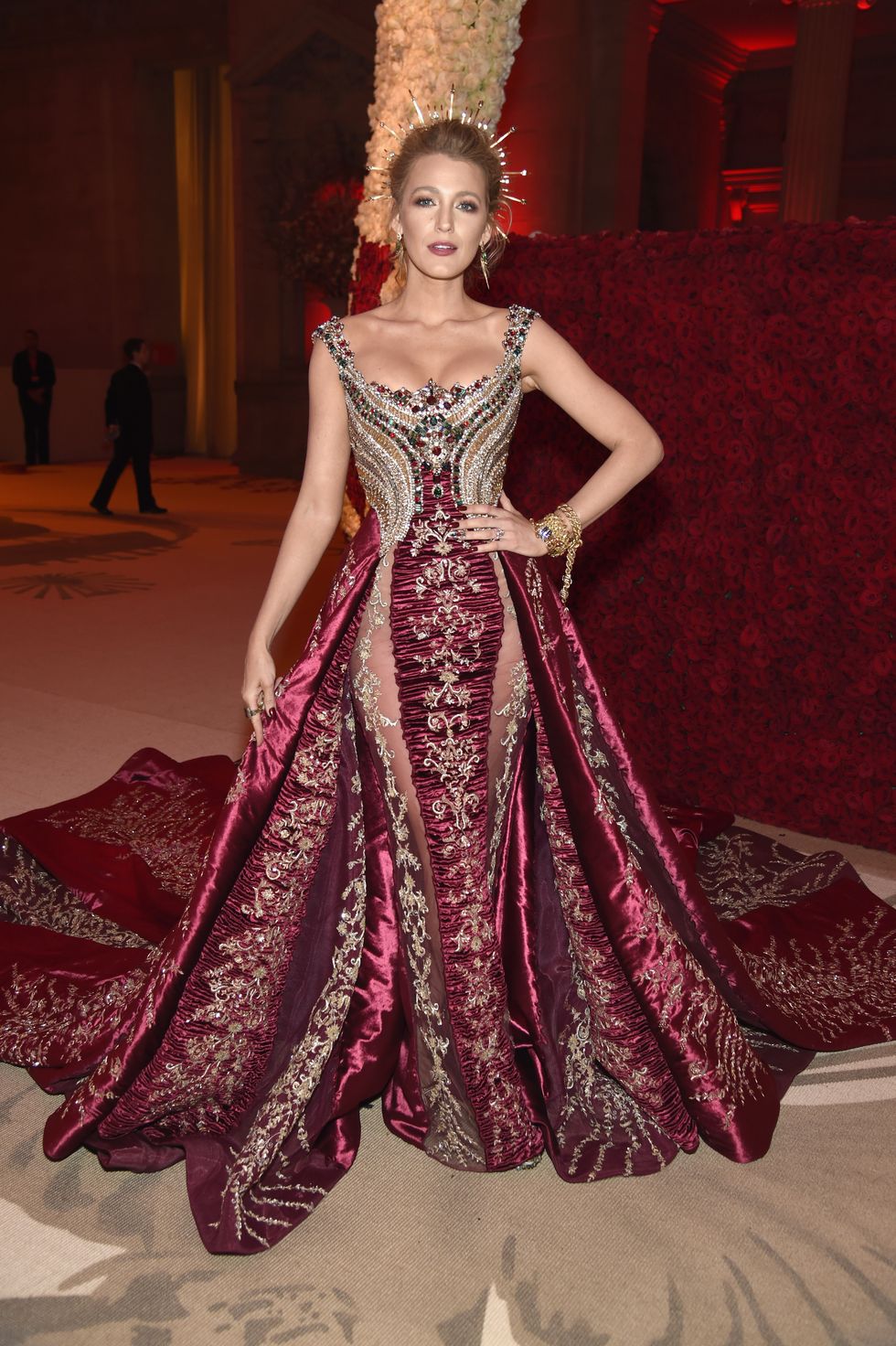 Gown, Clothing, Dress, Fashion model, Fashion, Formal wear, Haute couture, Fashion design, Beauty, Maroon, 