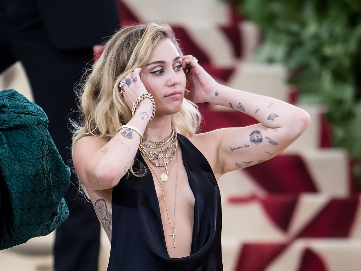 Miley Cyrus Hot Blonde Pussy - Miley Cyrus's Tattoos - Photos and Meaning of Miley Cyrus' Tattoos