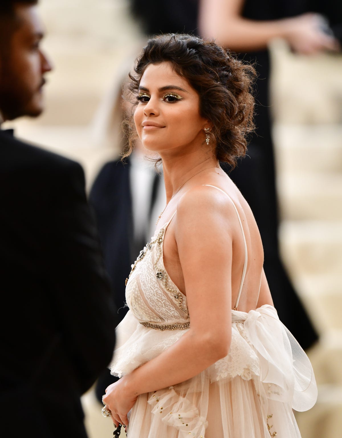 new york, ny may 07 selena gomez attends the heavenly bodies fashion the catholic imagination costume institute gala at the metropolitan museum of art on may 7, 2018 in new york city photo by james devaneygc images