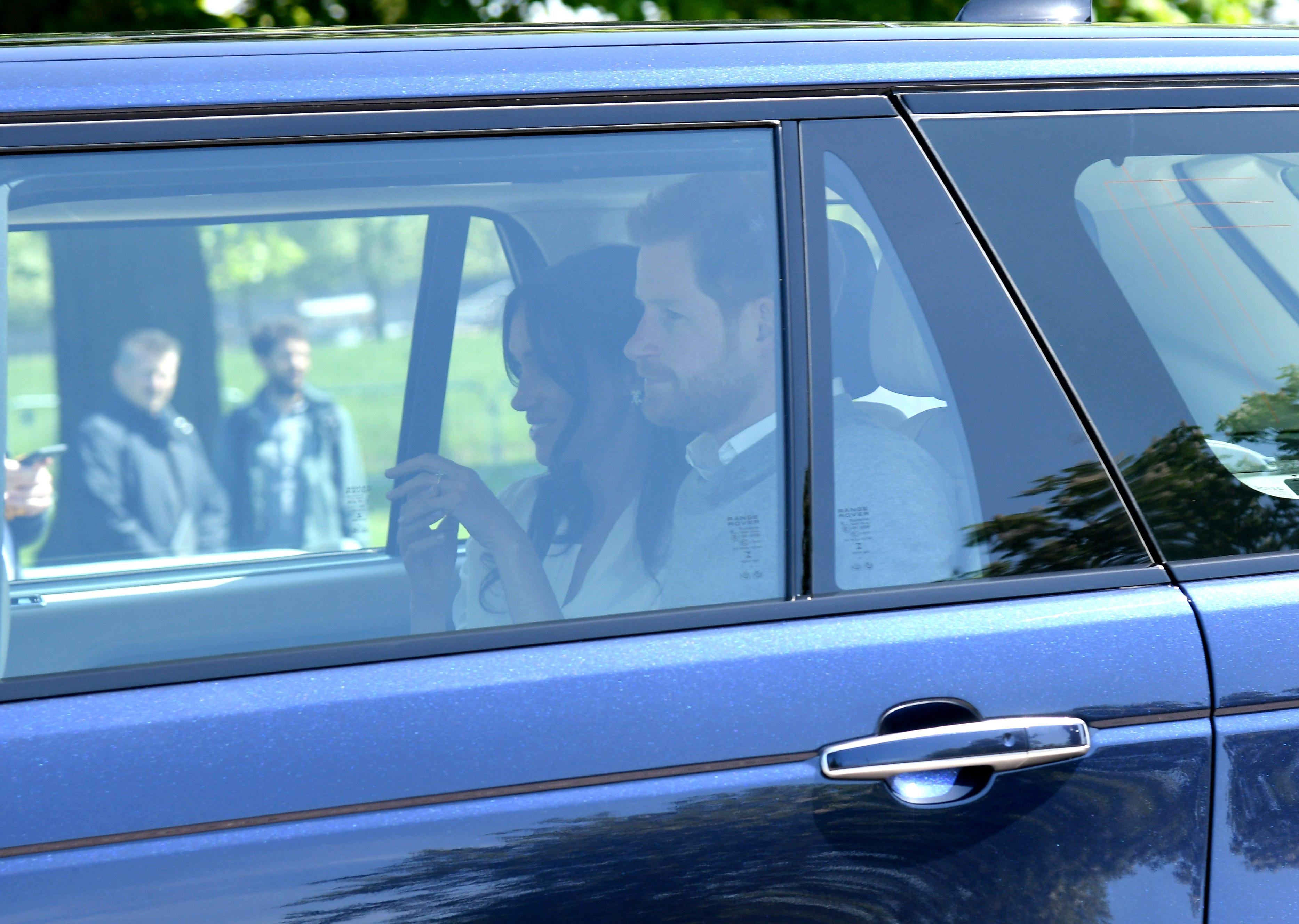 Meghan Markle Prince Harry Arrive in Windsor - Royals in Windsor for ...