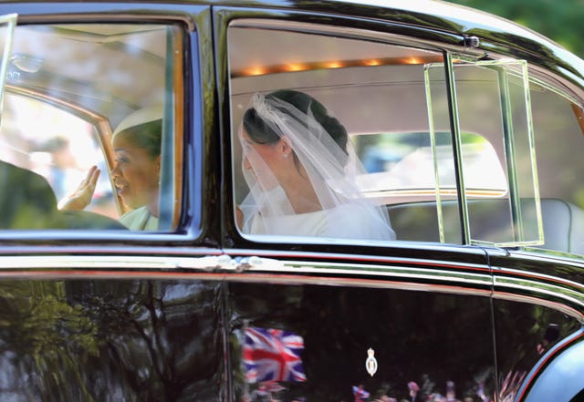 Meghan Markle's Mother's Dress at The Royal Wedding - Doria Ragland's ...