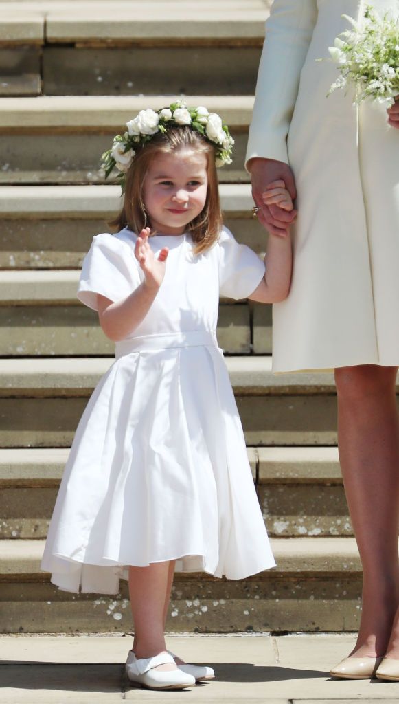 Child, White, Clothing, Dress, Bridal party dress, Hair accessory, Ceremony, Child model, Headpiece, Smile, 