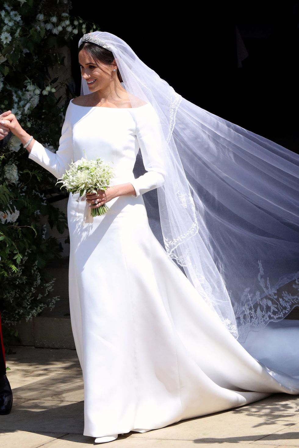 Wedding dress, Bride, Bridal accessory, Gown, Bridal veil, Veil, Dress, Bridal clothing, Photograph, White, 