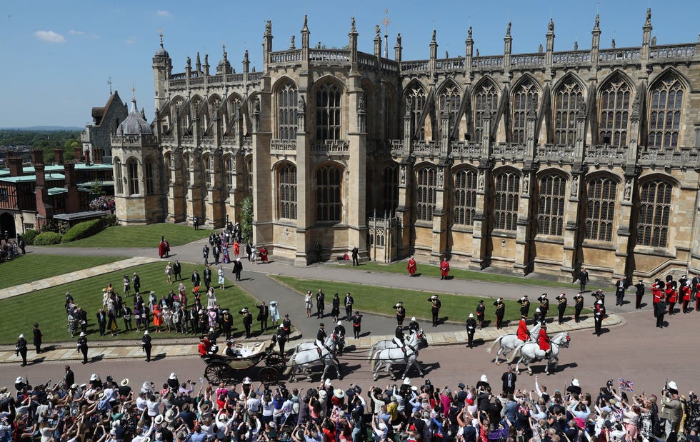 Landmark, Building, Architecture, City, Public space, Palace, Human settlement, Town square, Tourism, College, 