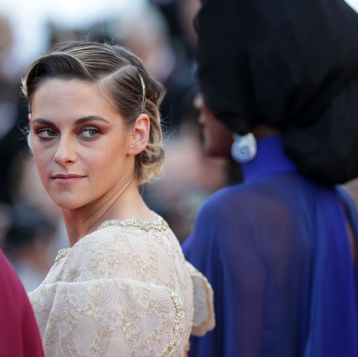 Here's how to look like Kristen Stewart, 28, who dazzled in a classic blue  tweed blazer in Cannes