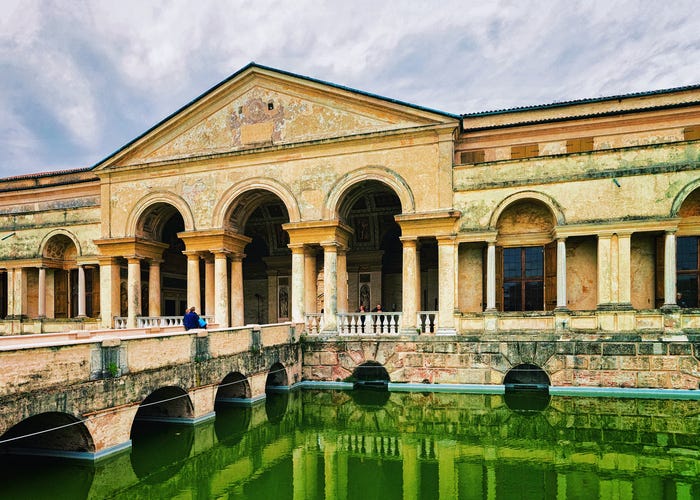 Building, Architecture, Reflection, Palace, Estate, Classical architecture, Reflecting pool, Sky, Mansion, House, 