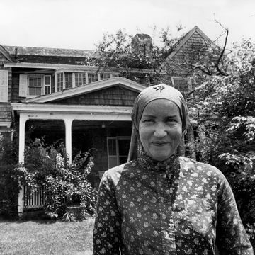 united states   july 09  edith bouvier beale at west end road in east hampton, li  photo by richard corkeryny daily news archive via getty images
