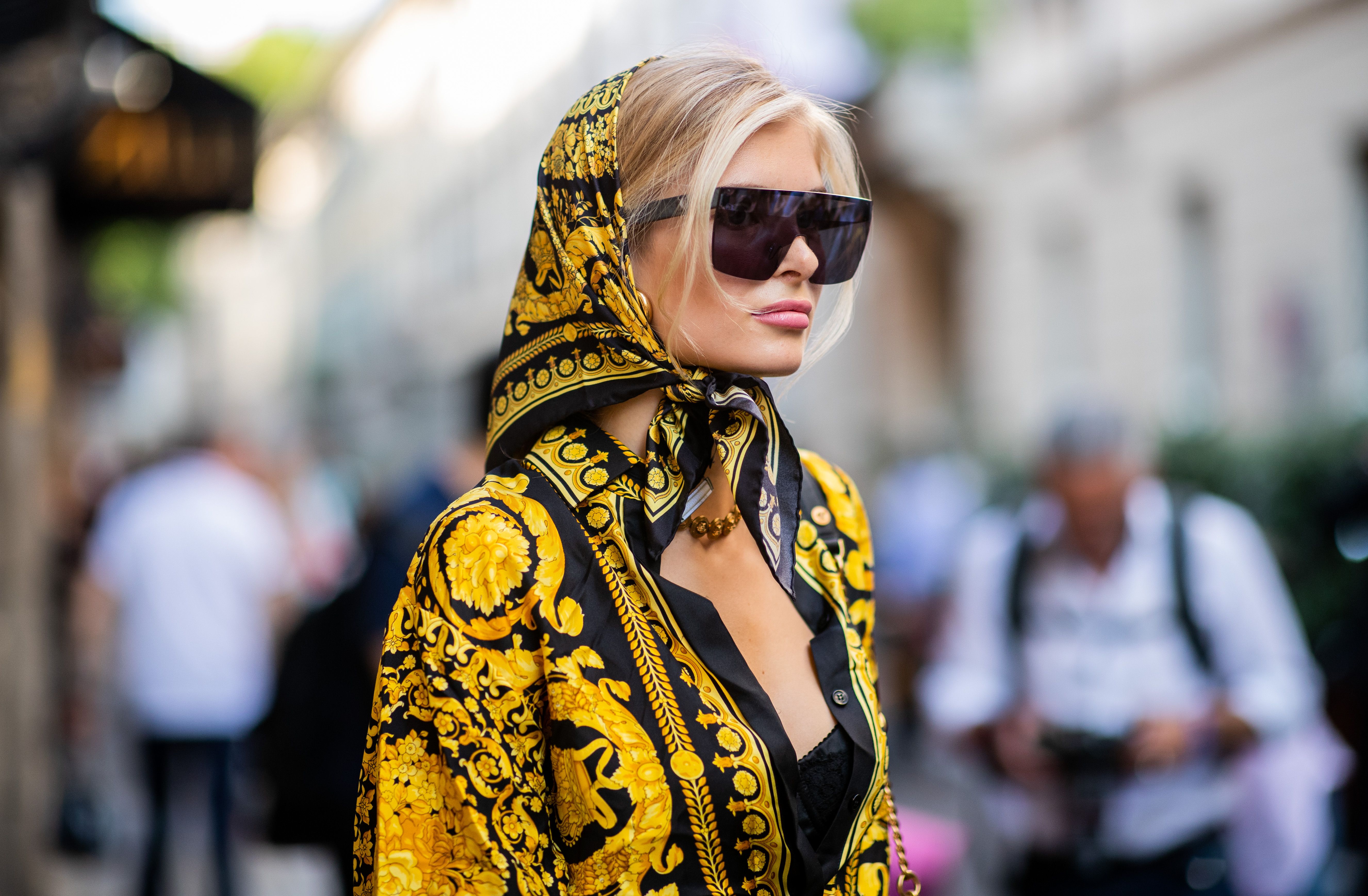 how to wear louis vuitton silk scarf on head