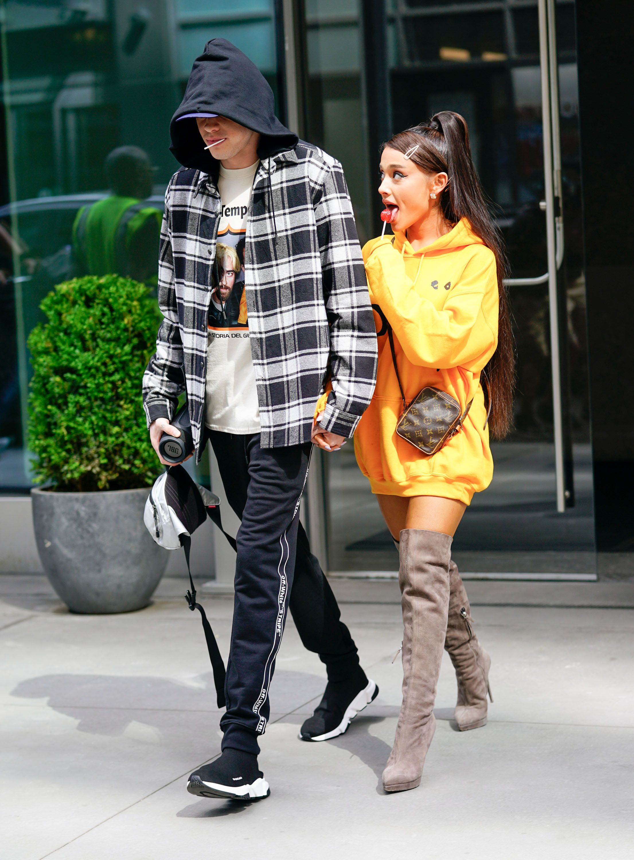 2211px x 3000px - Pete Davidson Opens Up About 'F*cking Lit' Engagement to Ariana Grande -  Pete Davidson on Tonight Show