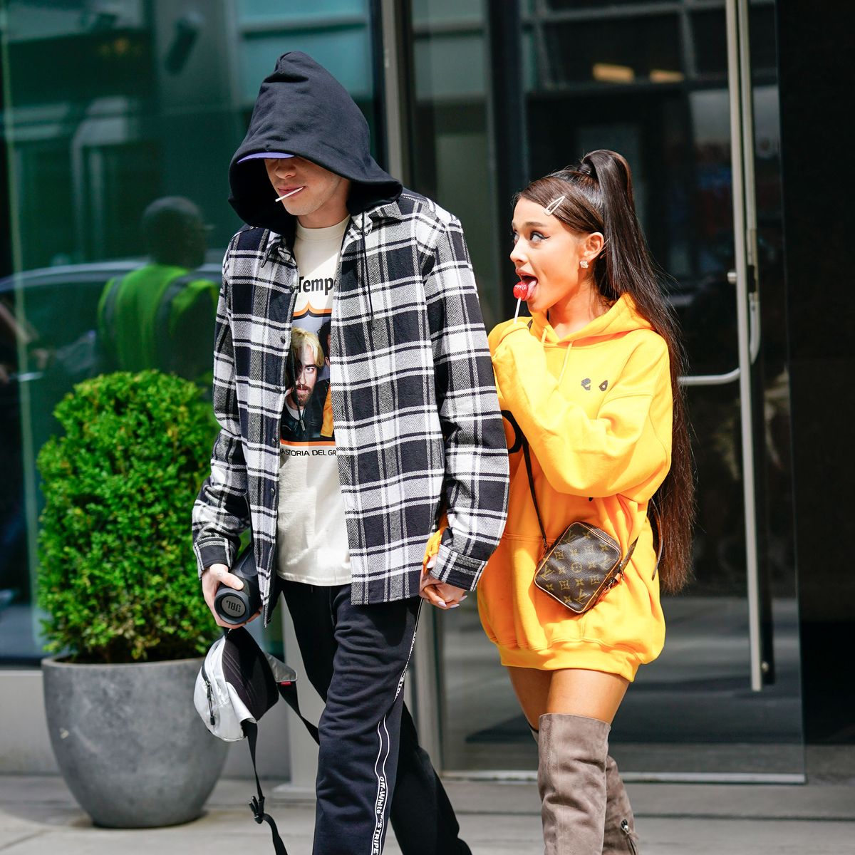 1200px x 1200px - Ariana Grande and Pete Davidson Had Hollow Engagement - Ariana Grande and  Pete Davidson Didn't Actually Plan Wedding