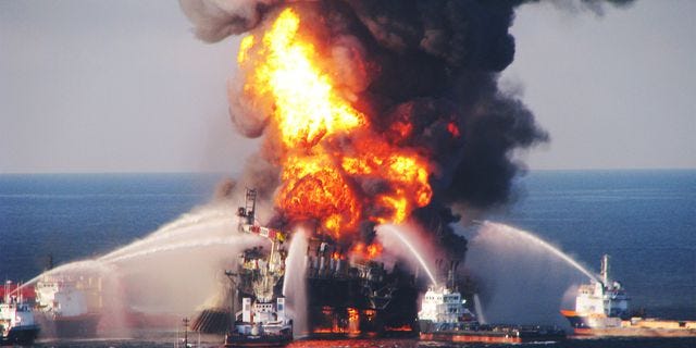 Explosion, Fire, Oil rig, Vehicle, Ship, Watercraft, Pollution, Flame, Heat, 