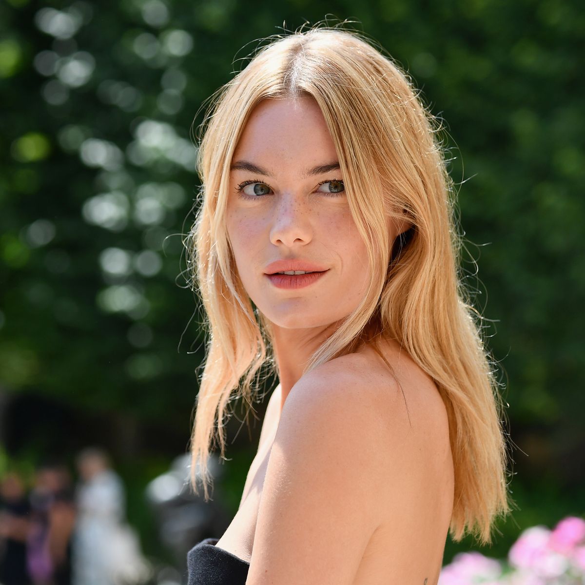 What is it about the features of Lily-Rose and Camille Rowe that