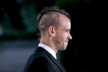 Hair, Hairstyle, Head, Chin, Forehead, Suit, Cheek, Formal wear, Buzz cut, Human, 