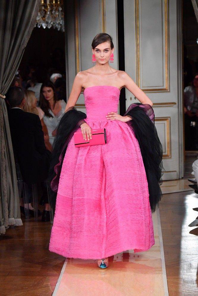 Fashion, Pink, Dress, Clothing, Haute couture, Fashion model, Gown, Fashion show, hoopskirt, Event, 