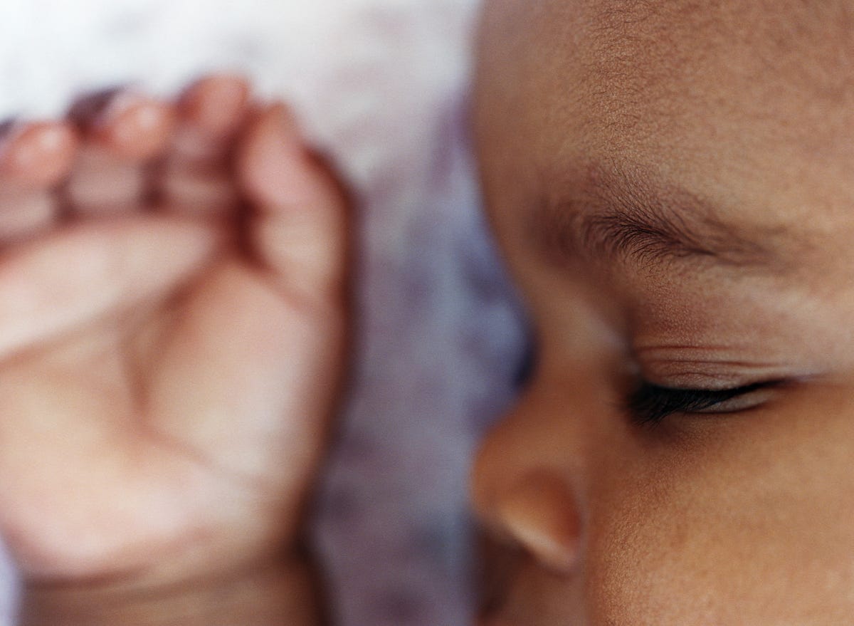Come fare addormentare i neonati, i consigli utilissimi