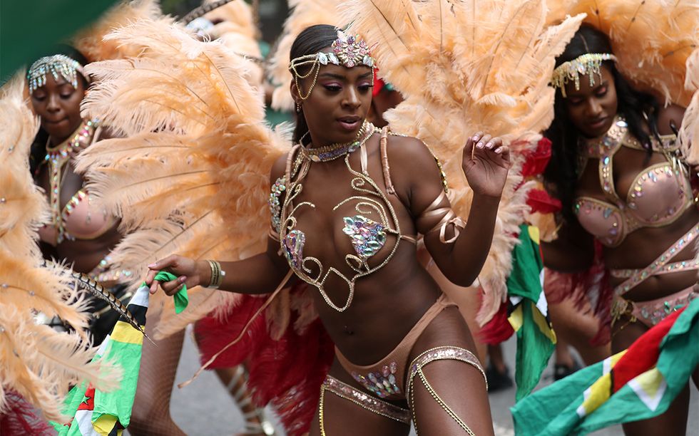 DANCERS AT NOTTING HILL CARNIVAL, LONDON