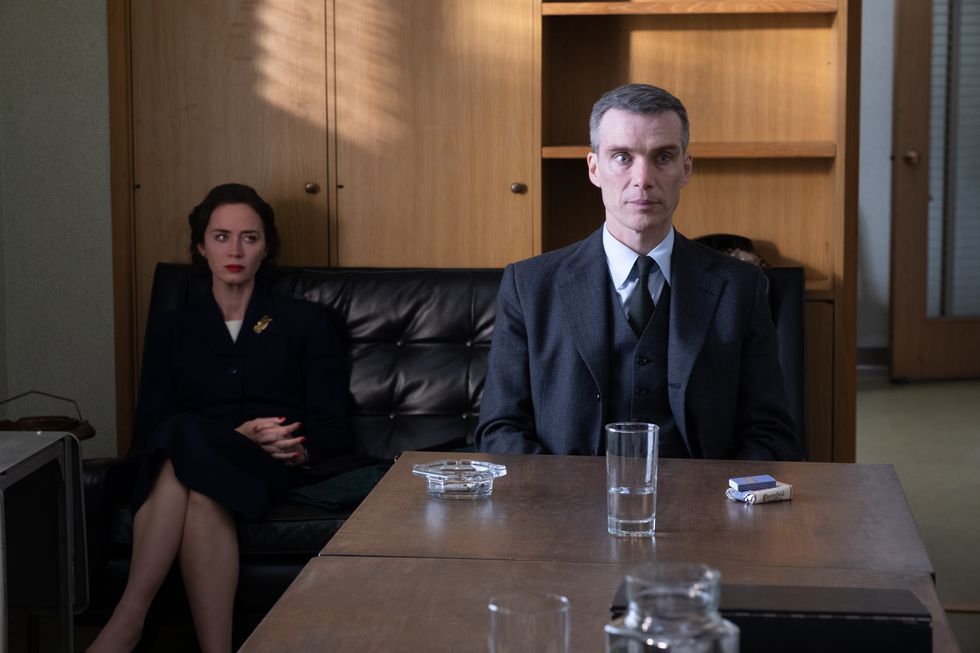 l to r emily blunt is kitty oppenheimer and cillian murphy is j robert oppenheimer in oppenheimer, written, produced, and directed by christopher nolan