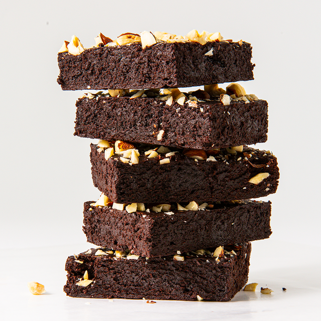 Food, Chocolate brownie, Dish, Cuisine, Chocolate, Dessert, Snack cake, Baked goods, Ingredient, Fudge, 