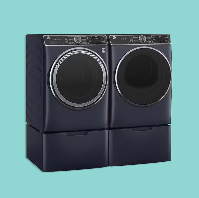 https://hips.hearstapps.com/hmg-prod/images/gh-best-washer-dryer-6543e329462ca.png?crop=0.502xw:1.00xh;0.250xw,0&resize=640:*