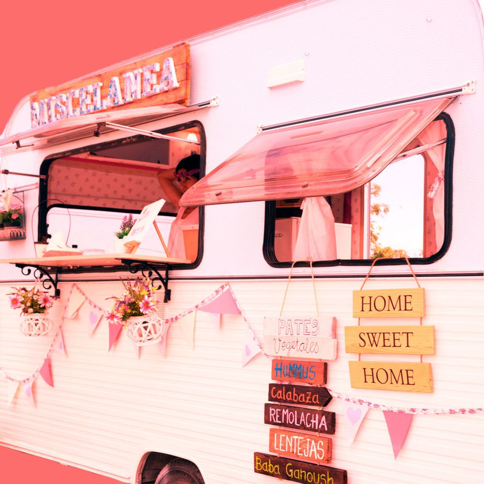 Pink, Food truck, Truck, Vehicle, Street food, Take-out food, Fast food, 