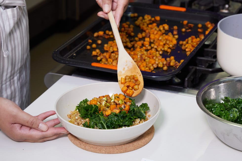 testing meal delivery services in the good housekeeping institute