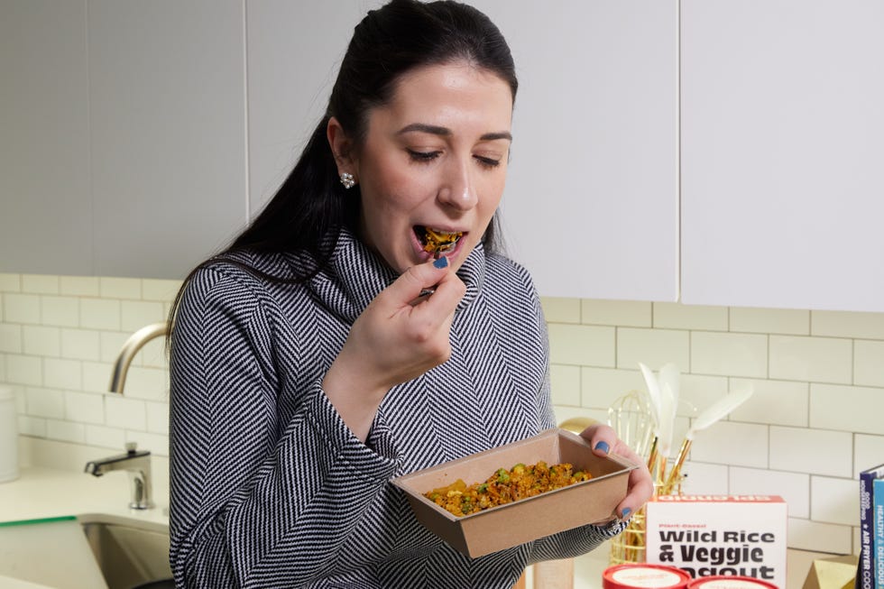 testing out splendid spoon meal delivery service for good housekeeping
