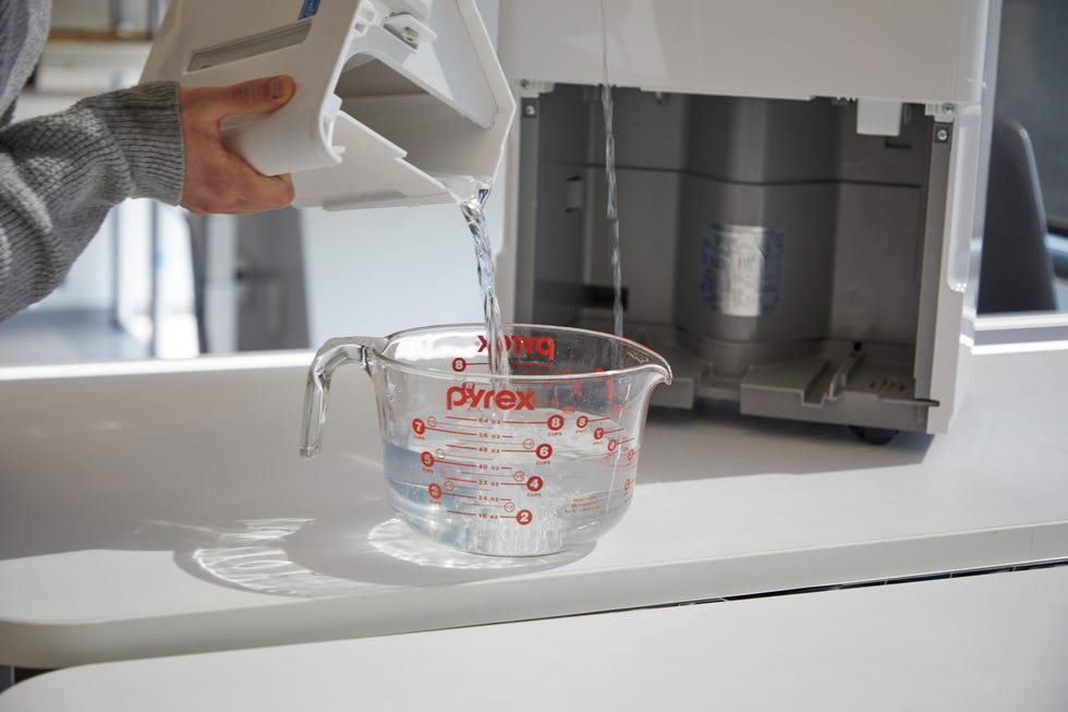 an expert measure how much water a dehumidifier removed from the air