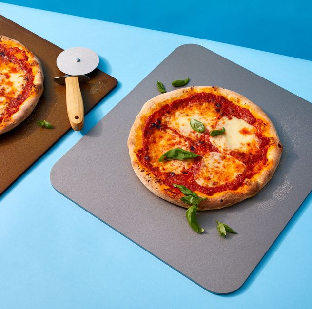 How to Clean a Pizza Stone in 5 Easy Steps