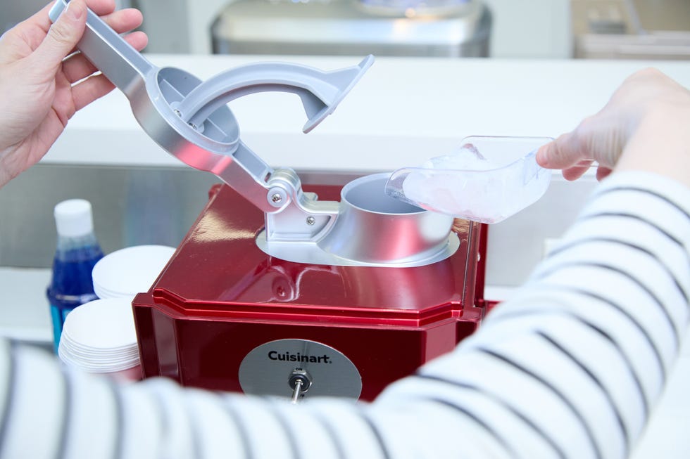 loading an ice shaving machine with ice