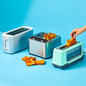 zwilling, cuisinart and dash toasters with toast inside