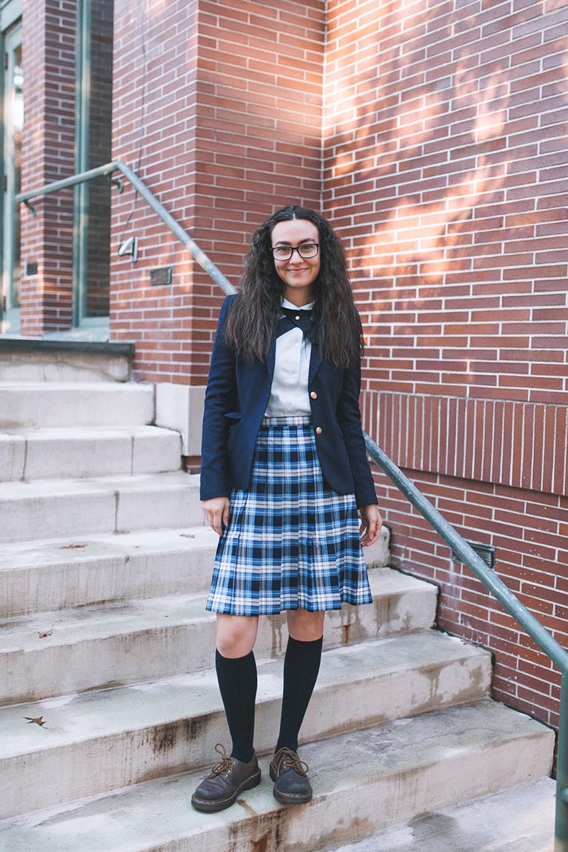 mia thermopolis costume school uniform from the princess diaries
