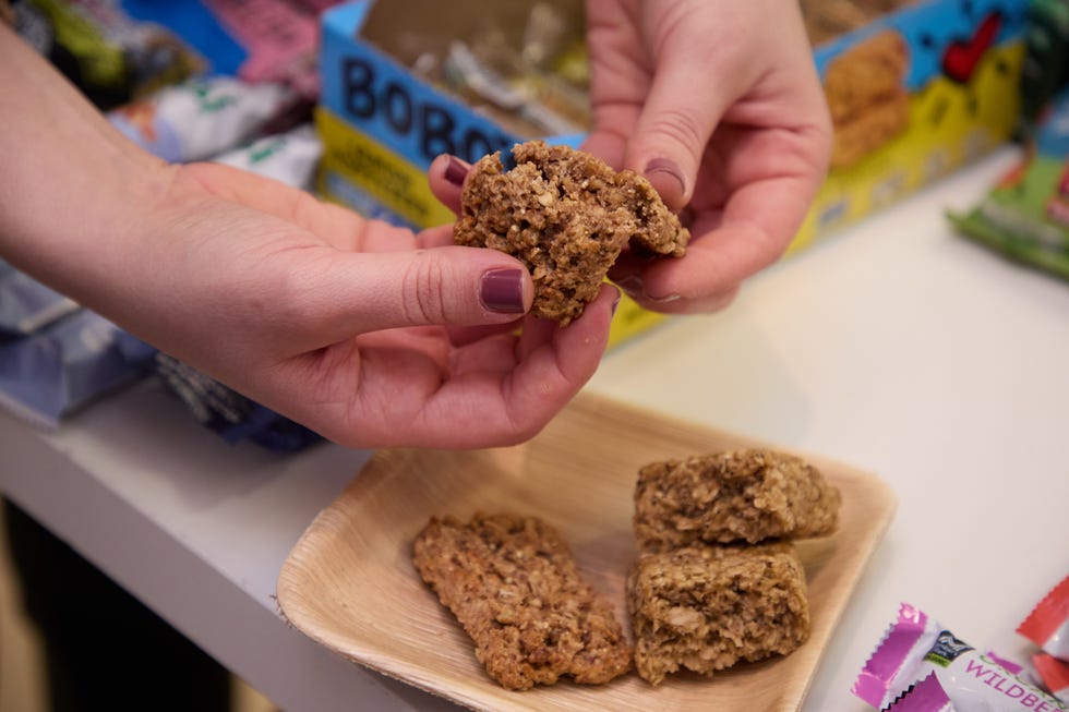 evaluating the texture of two different granola bars