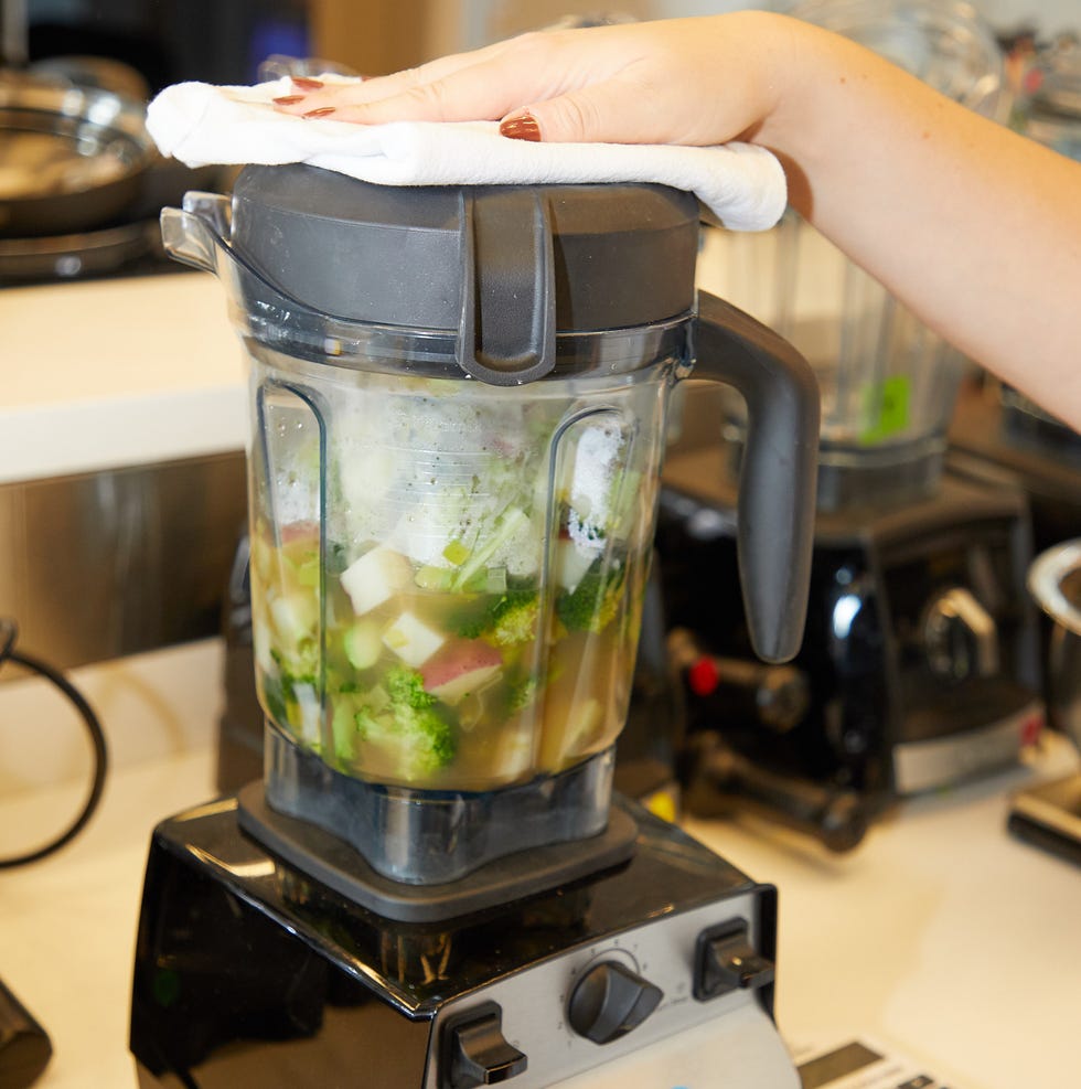 broccoli leek soup blending in vitamix