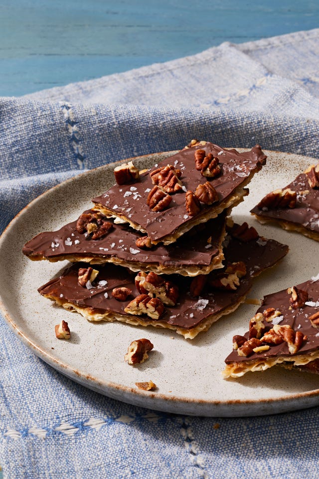 matzo brittle chocolate chips, pecans, brown sugar