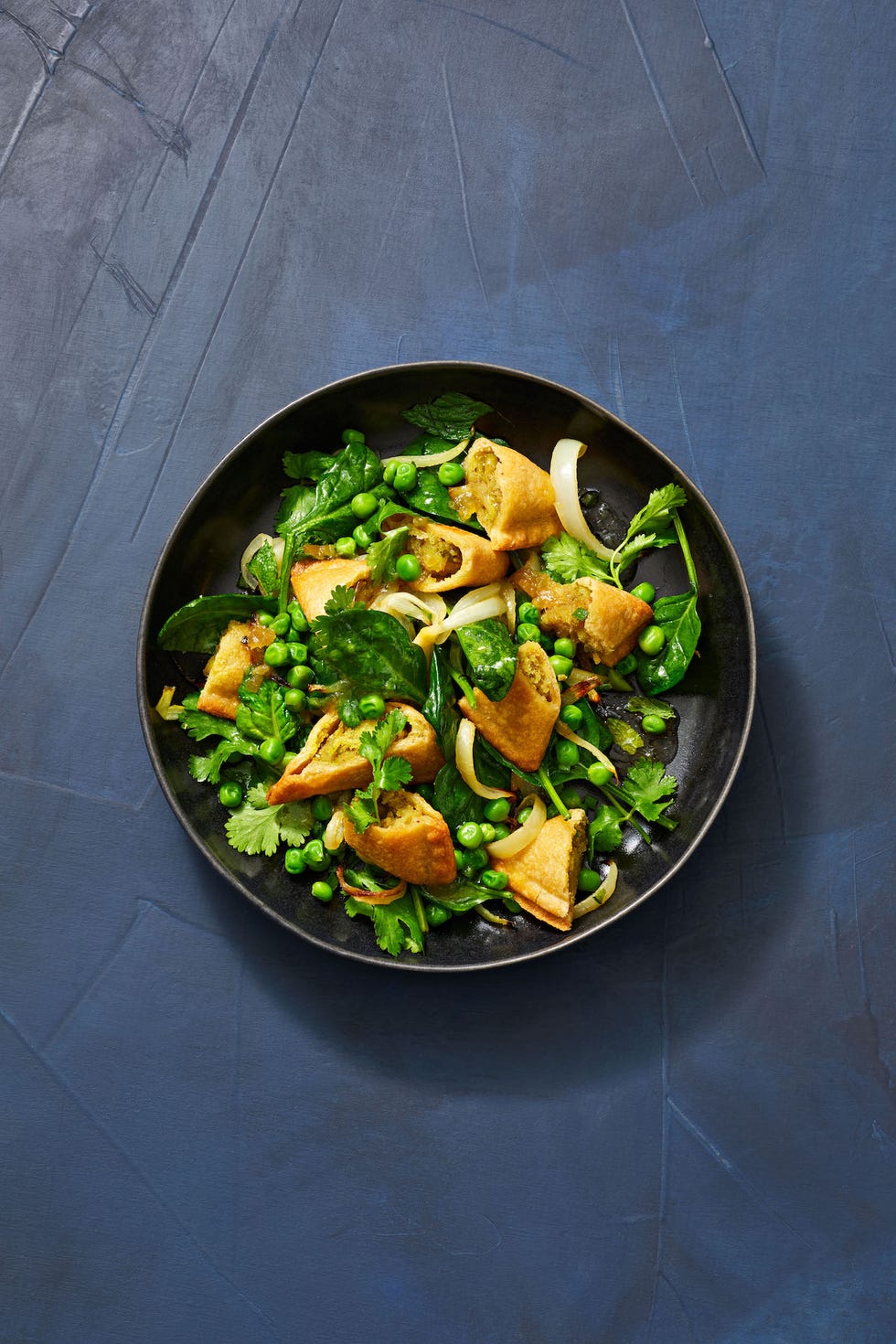 samosa salad with peas, spinach and cilantro